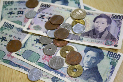https://gaijinpot.scdn3.secure.raxcdn.com/wp-content/uploads/sites/4/2014/02/japanese-money.jpg